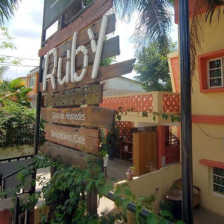 Ruby - Casa De Hospedes - Backpackers Nampula Exterior foto