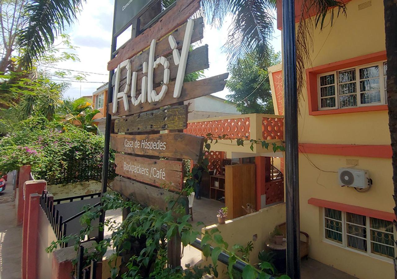 Ruby - Casa De Hospedes - Backpackers Nampula Exterior foto