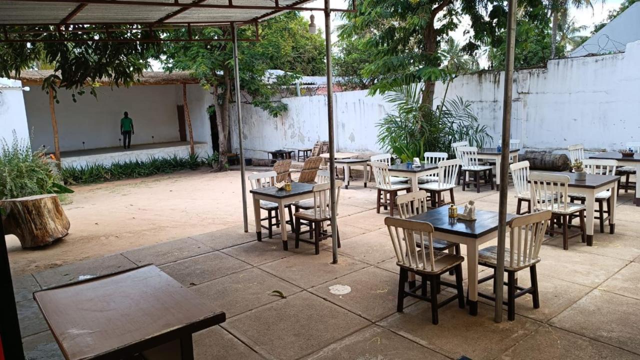 Ruby - Casa De Hospedes - Backpackers Nampula Exterior foto